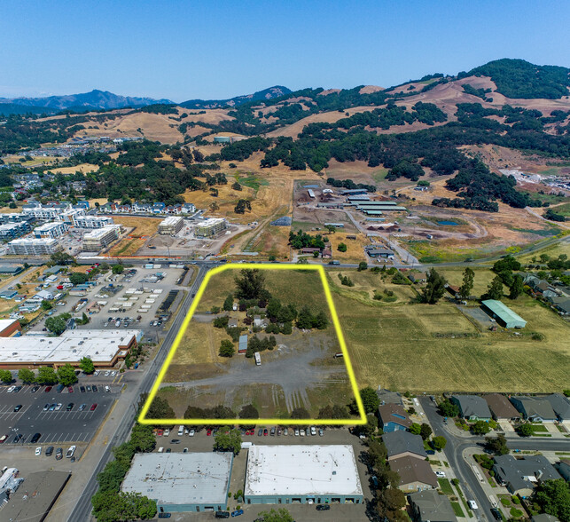 800 Yolanda Ave, Santa Rosa, CA à louer - Photo de l’immeuble – Image 3 sur 5