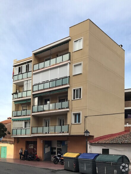 Local commercial dans Alcalá de Henares, Madrid à louer - Photo de l’immeuble – Image 1 sur 2