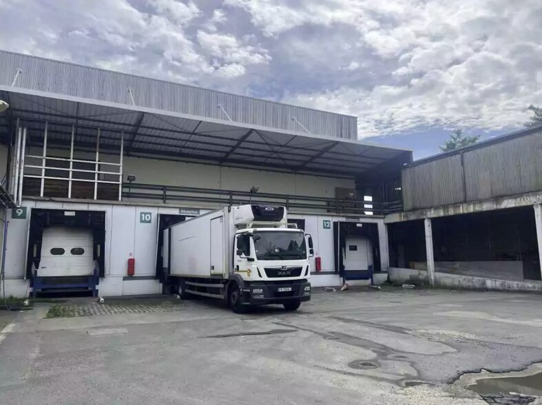 Industriel/Logistique dans Thiais à louer - Photo de l’immeuble – Image 2 sur 3