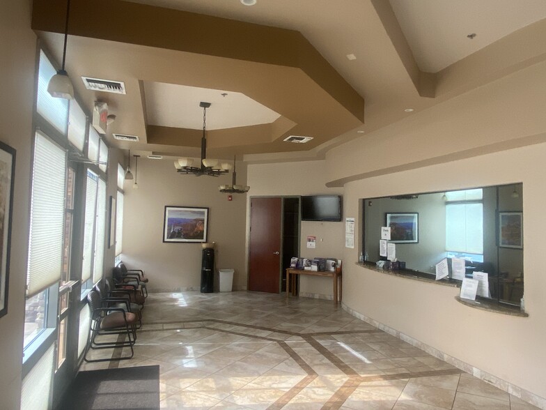6677 W Thunderbird Rd, Glendale, AZ à louer - Photo intérieure – Image 3 sur 13