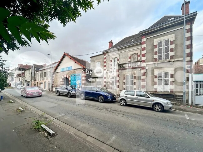 Plus de détails pour Local d’activités à vendre