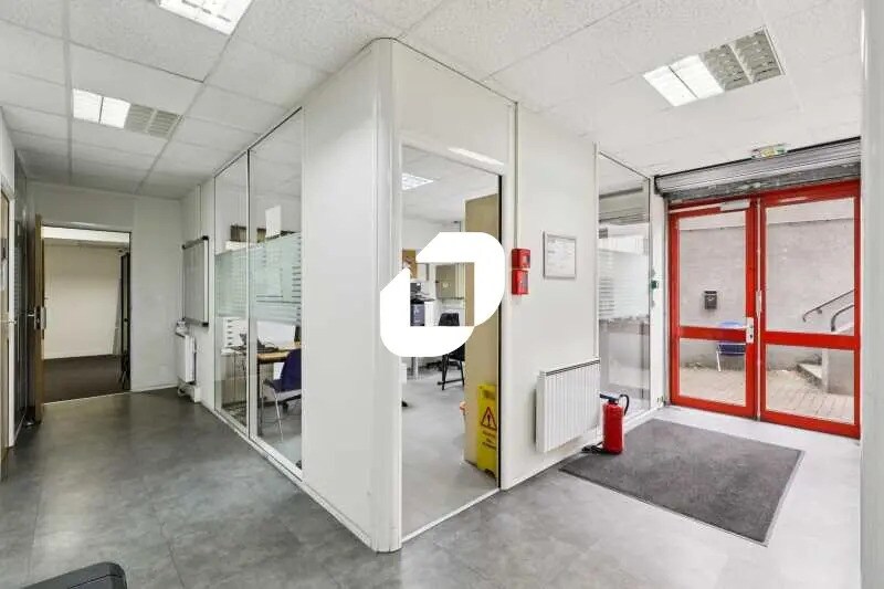 Local d’activités dans Nanterre à louer - Photo de l’immeuble – Image 2 sur 23