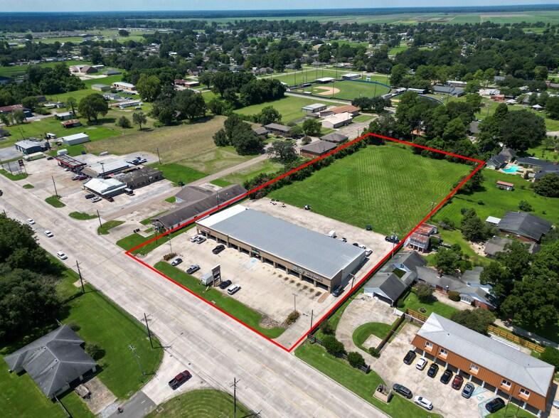 58630 Belleview Dr, Plaquemine, LA à vendre - Photo de l’immeuble – Image 2 sur 56