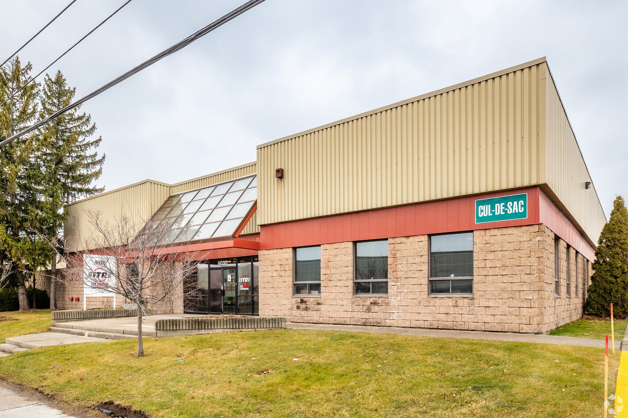 5030-5050 Rue François-Cusson, Montréal, QC à louer Photo principale– Image 1 sur 5