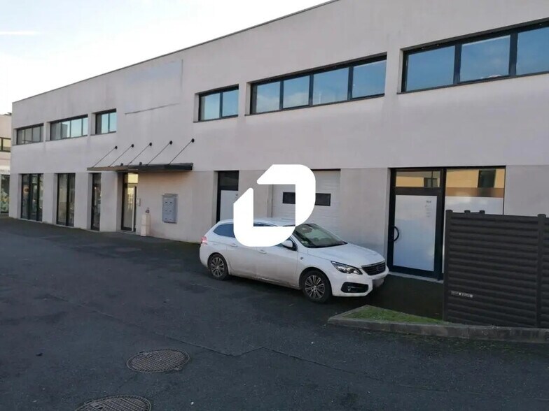 Local d’activités dans Limas à louer - Photo de l’immeuble – Image 3 sur 47