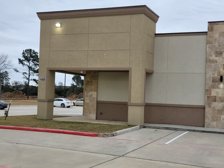 14806 Ella Blvd, Houston, TX à louer - Photo de l’immeuble – Image 2 sur 6