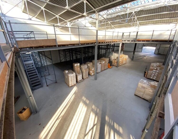Industriel/Logistique dans Argenteuil à vendre - Photo de l’immeuble – Image 1 sur 14