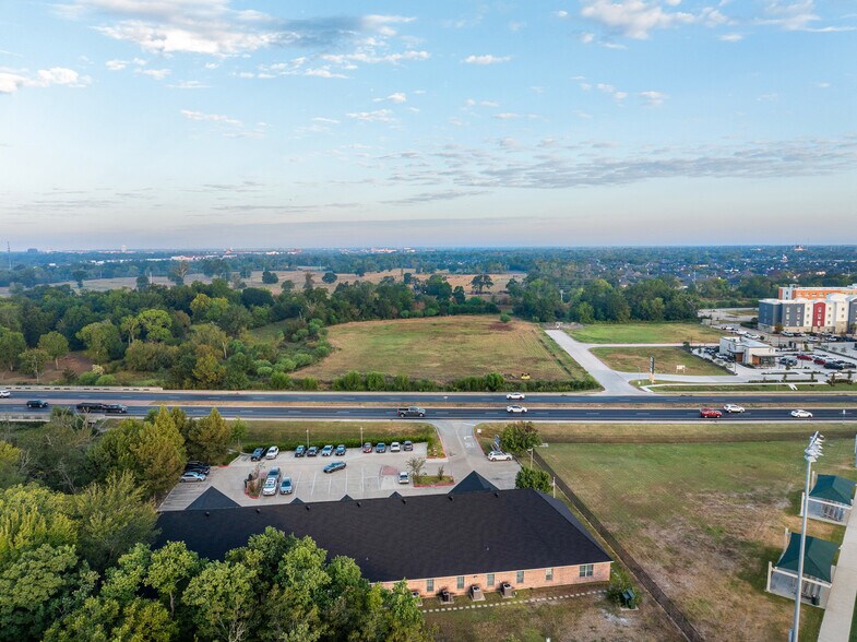 3031 University Dr, E, College Station, TX à vendre - Photo de l’immeuble – Image 1 sur 11