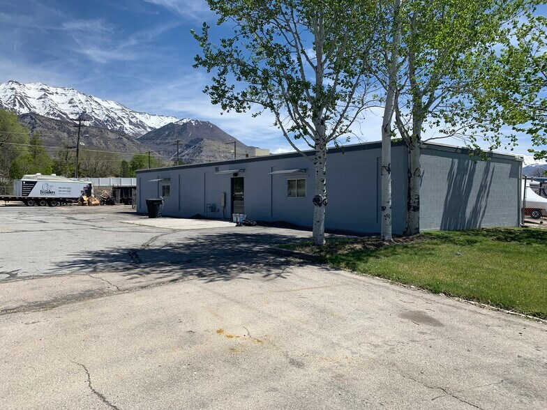 377-381 W Center St, Pleasant Grove, UT à louer - Photo de l’immeuble – Image 1 sur 7