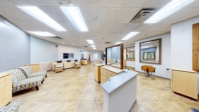 5300 S 108th St, Hales Corners, WI à louer Photo intérieure– Image 2 sur 7