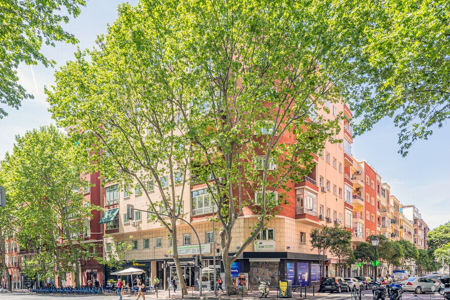 Local commercial dans Madrid, Madrid à louer - Photo de l’immeuble – Image 1 sur 1