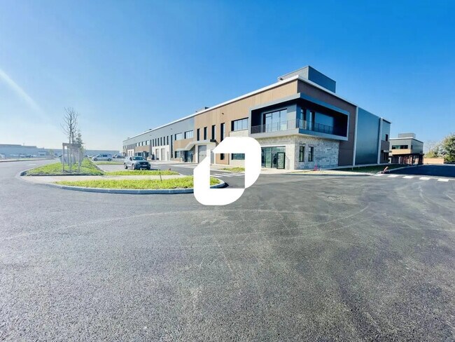 Plus de détails pour Bureau, Local d'activités à louer