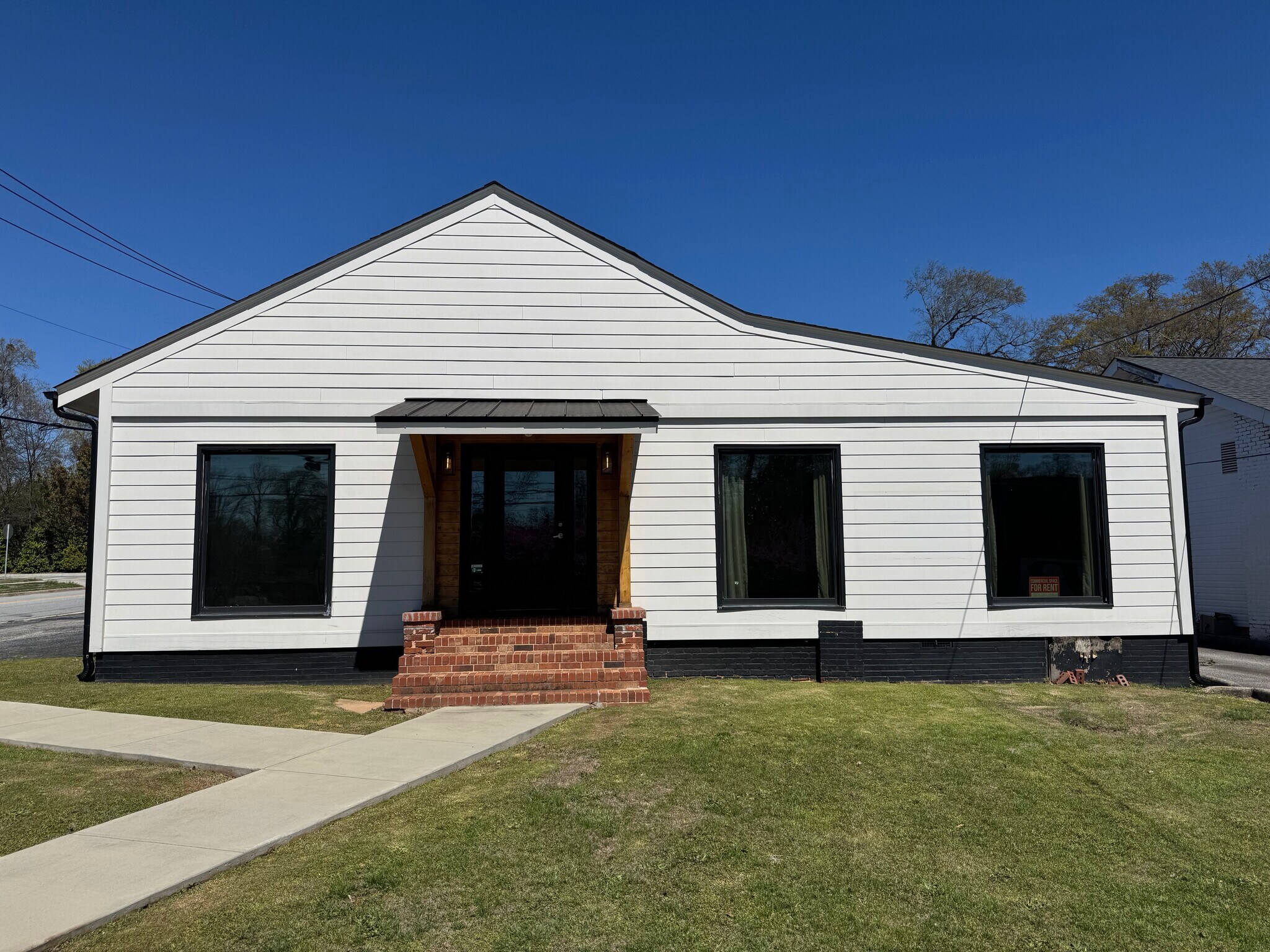 301A E Stone Ave, Greenville, SC à louer Photo principale– Image 1 sur 7