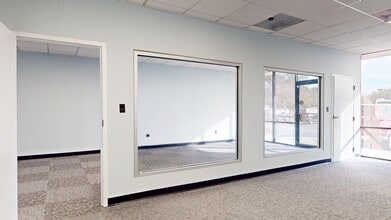 3900 Leeds Ave, North Charleston, SC à louer Photo intérieure– Image 2 sur 18