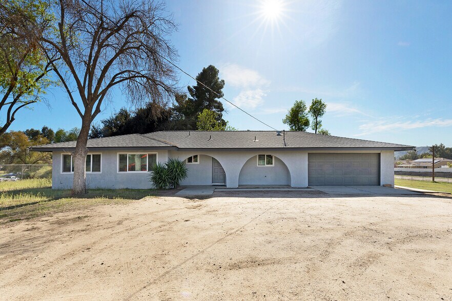 24567 Adams Ave, Murrieta, CA à vendre - Photo de l’immeuble – Image 3 sur 51