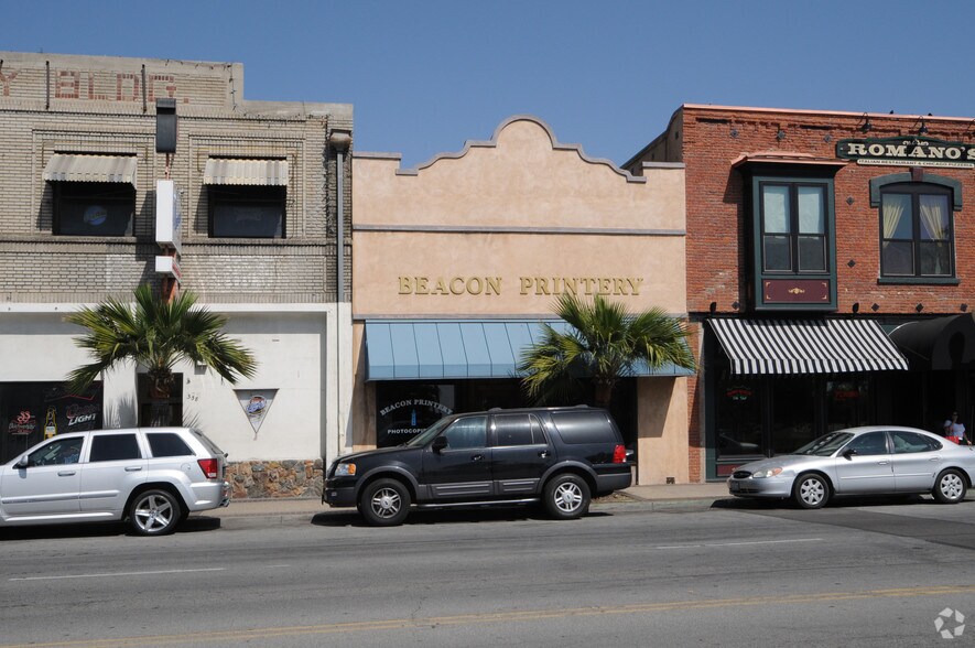 336 Orange St, Redlands, CA à louer - Photo principale – Image 1 sur 2