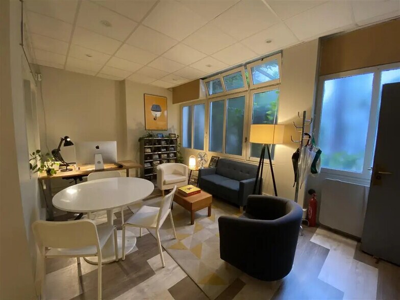Bureau dans Paris à louer - Photo de l’immeuble – Image 2 sur 7