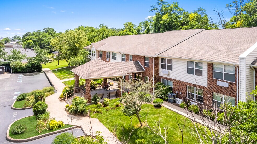 Creekside Senior and Nicholasville Green portefeuille de 2 biens à vendre sur LoopNet.fr - Photo de l’immeuble – Image 3 sur 12