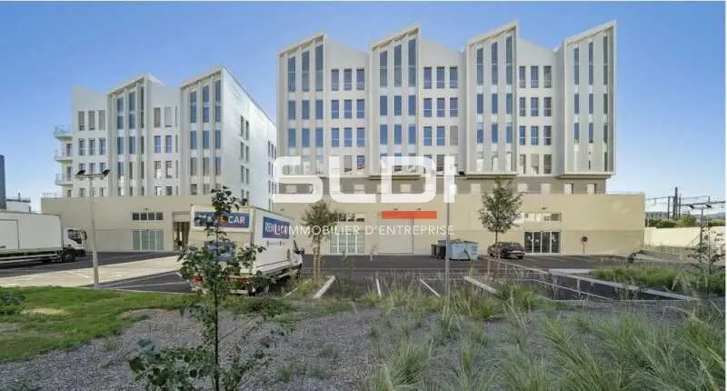 Local d’activités dans Lyon à louer - Photo de l’immeuble – Image 3 sur 6