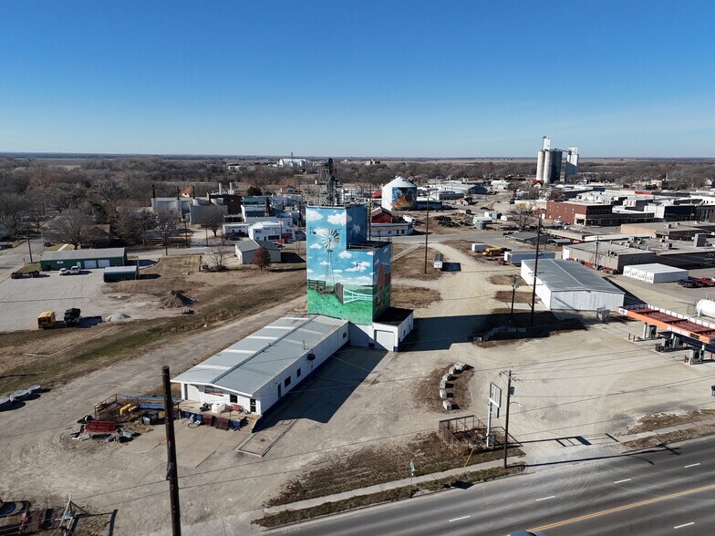 515 6th St, Clay Center, KS à vendre - Photo de l’immeuble – Image 2 sur 9