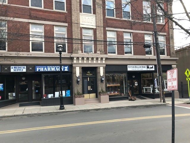 149 Maple St, Naugatuck, CT à vendre - Photo de l’immeuble – Image 1 sur 14