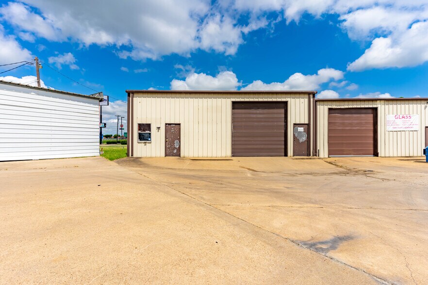 2000 Front St, Kaufman, TX à louer - Photo principale – Image 1 sur 10