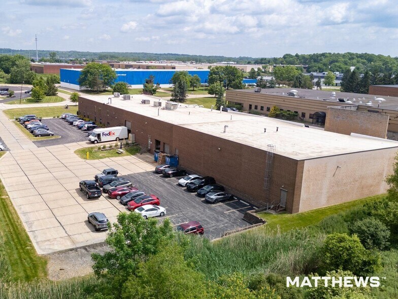 30350 Bruce Industrial Pky, Solon, OH à vendre - Photo de l’immeuble – Image 2 sur 3