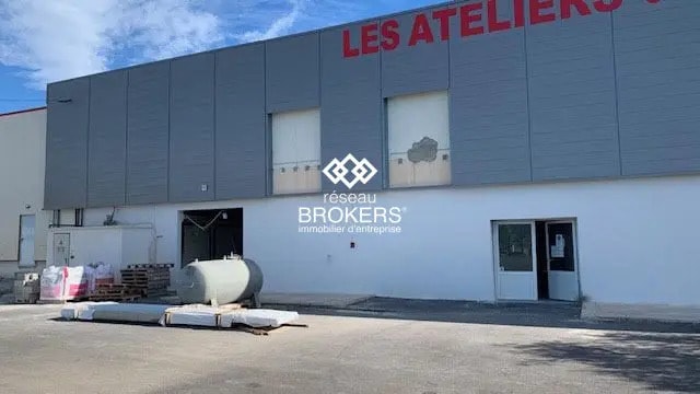 Local commercial dans Courthézon à louer - Photo de l’immeuble – Image 2 sur 7