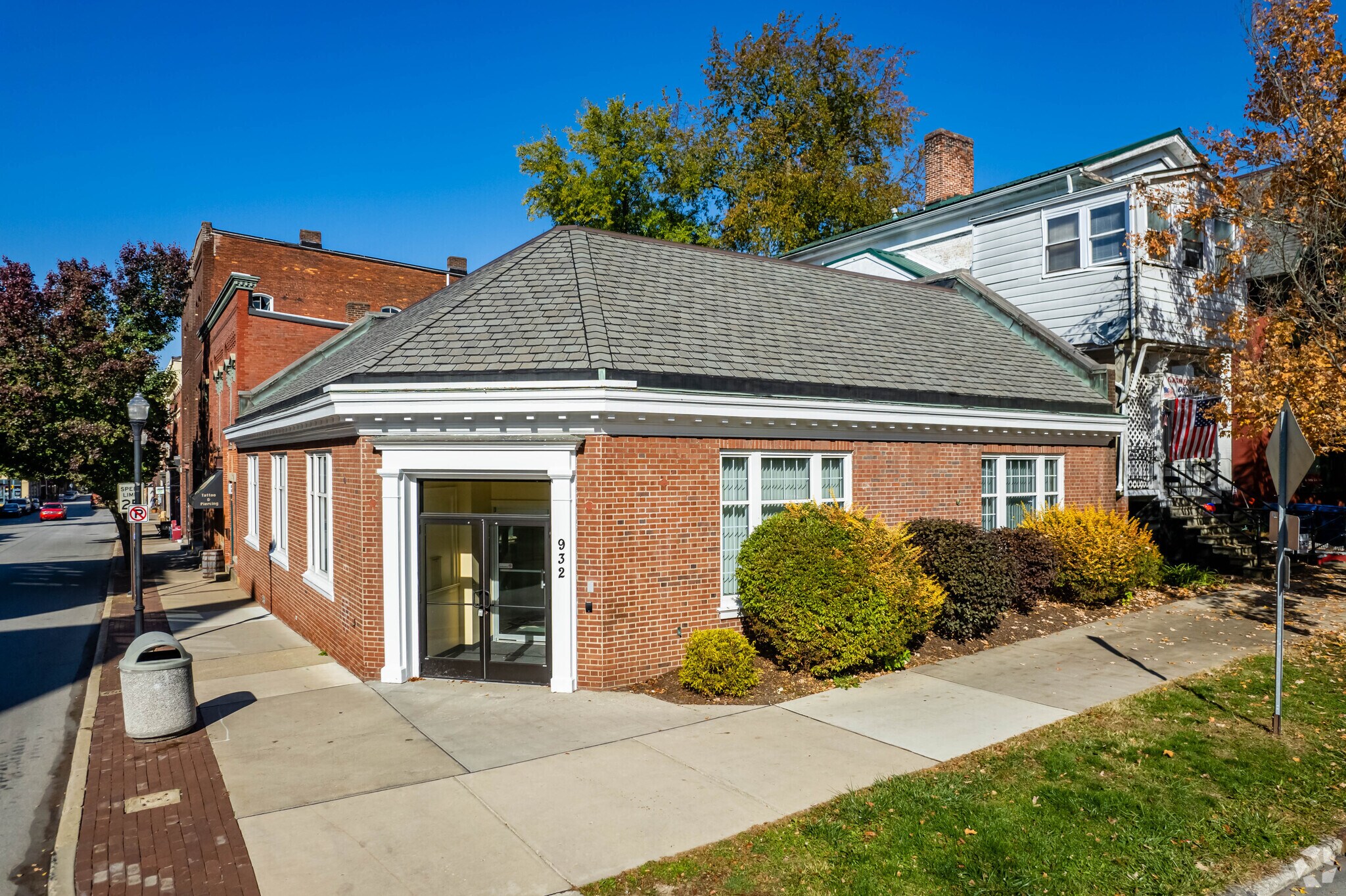 932 Diamond Park, Meadville, PA à louer Photo principale– Image 1 sur 14