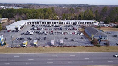 500 Thornton Rd, Lithia Springs, GA à louer Photo de l’immeuble– Image 1 sur 9