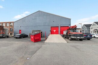 Plus de détails pour 165-167 Bow St, Everett, MA - Local d'activités à louer