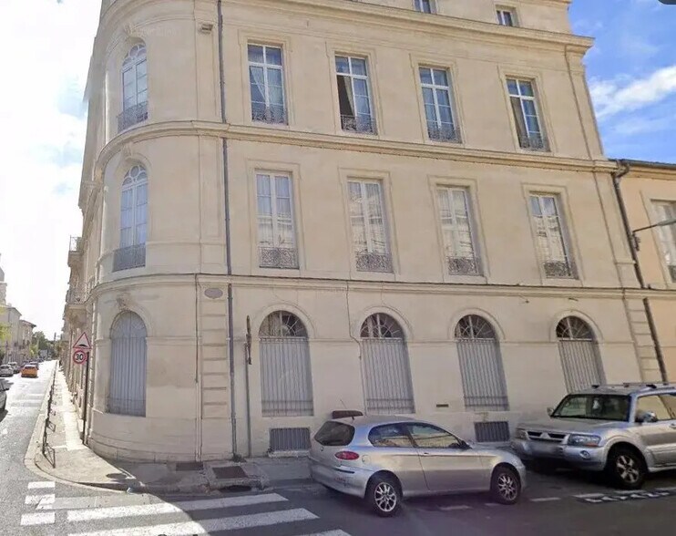 Bureau dans Nîmes à louer - Photo de l’immeuble – Image 1 sur 6