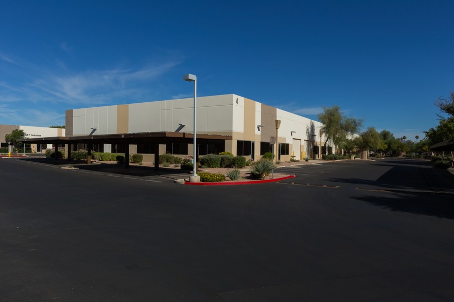 4050 E Cotton Center Blvd, Phoenix, AZ à louer - Photo de l’immeuble – Image 1 sur 2