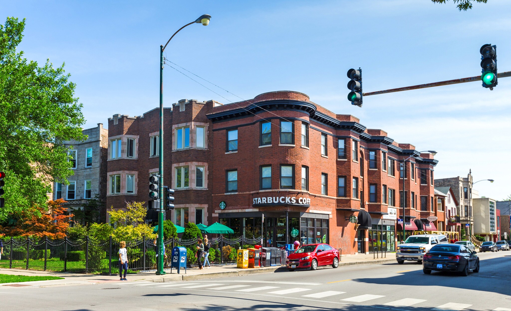 2535-2543 N California Ave, Chicago, IL à louer Photo principale– Image 1 sur 14