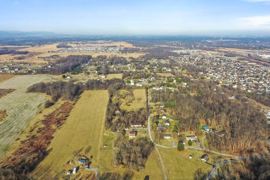 149 Elliott Dr, Martinsburg, WV à vendre - Photo de l’immeuble – Image 2 sur 12