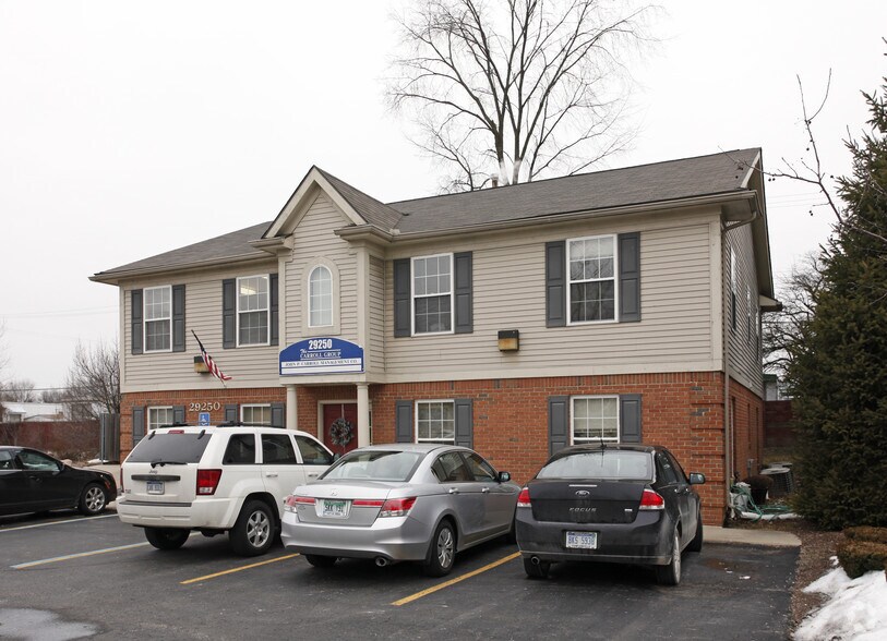 29250 W 9 Mile Rd, Farmington, MI à vendre - Photo de l’immeuble – Image 2 sur 2