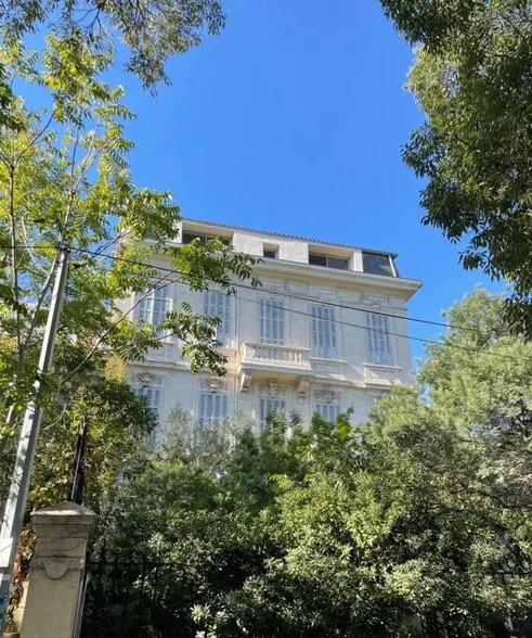 Bureau dans Marseille à louer - Photo de l’immeuble – Image 1 sur 16