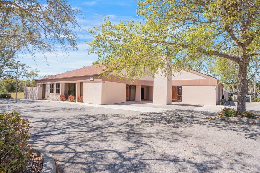 3910 Golf Park Loop, Bradenton, FL à louer - Photo de l’immeuble – Image 2 sur 6