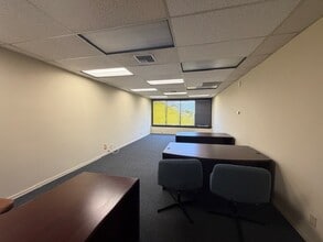 10990 Warner Ave, Fountain Valley, CA à louer Photo intérieure– Image 1 sur 4