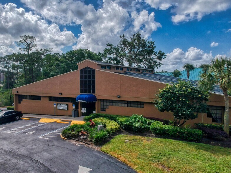 75 Fox Ridge Ct, Debary, FL à vendre - Photo de l’immeuble – Image 2 sur 41