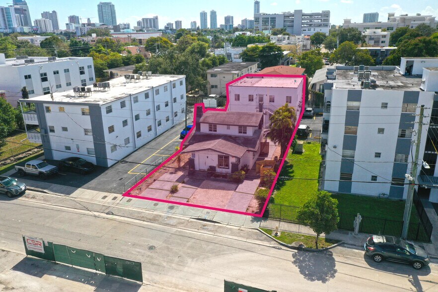 734 SW 4th St, Miami, FL à vendre - Photo de l’immeuble – Image 1 sur 17