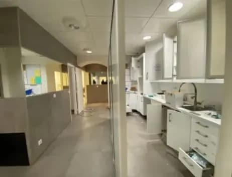 13 Rue Du Faubourg Saint-Martin, Paris à louer - Photo de l’immeuble – Image 2 sur 6