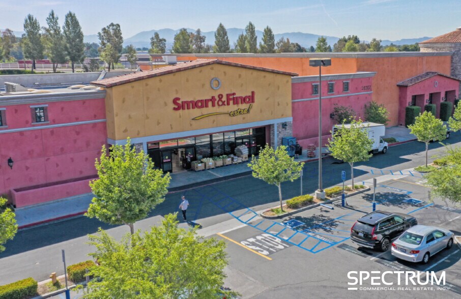 28207-28313 Newhall Ranch Rd, Valencia, CA à louer - Photo de l’immeuble – Image 1 sur 14