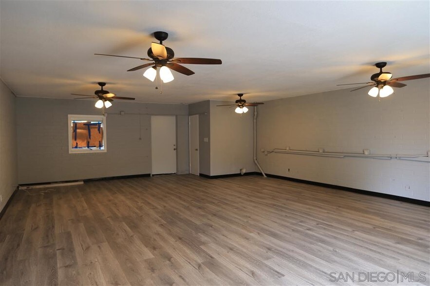 3615 Ocean View Blvd, San Diego, CA à vendre - Photo intérieure – Image 3 sur 5