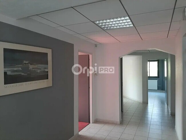 Plus de détails pour Bureau à vendre