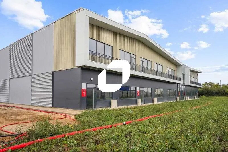 Local d'activités dans Villebon-sur-Yvette à vendre - Photo de l’immeuble – Image 2 sur 19