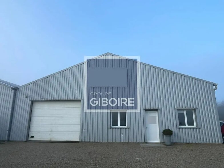 Industriel/Logistique dans Laillé à louer - Photo de l’immeuble – Image 1 sur 10