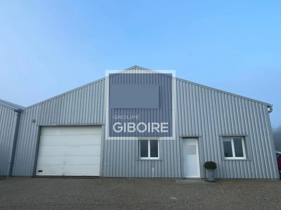 Industriel/Logistique dans Laillé à louer Photo de l’immeuble– Image 1 sur 11