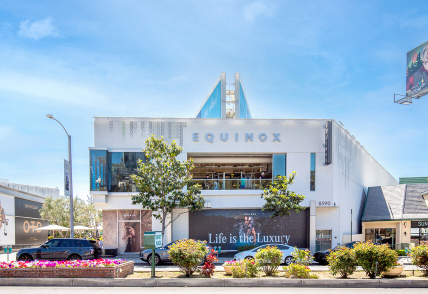 8590 W Sunset Blvd, West Hollywood, CA à louer - Photo de l’immeuble – Image 3 sur 11