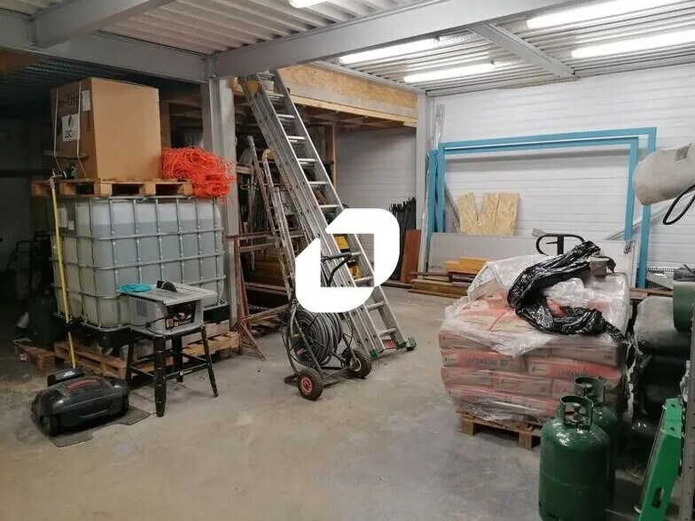 Local d'activités dans Le Plessis-Bouchard à vendre - Photo intérieure – Image 1 sur 10